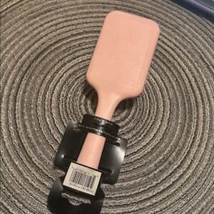 3/$10 girls hairbrush 🆕